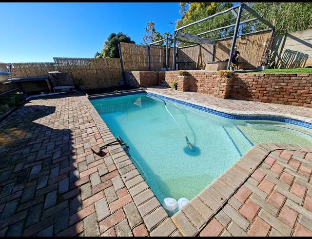 4 BEDROOM HOUSE FOR SALE IN FAIRBRIDGE HEIGHTS